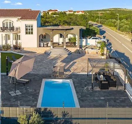 Apartment Casa Juric *